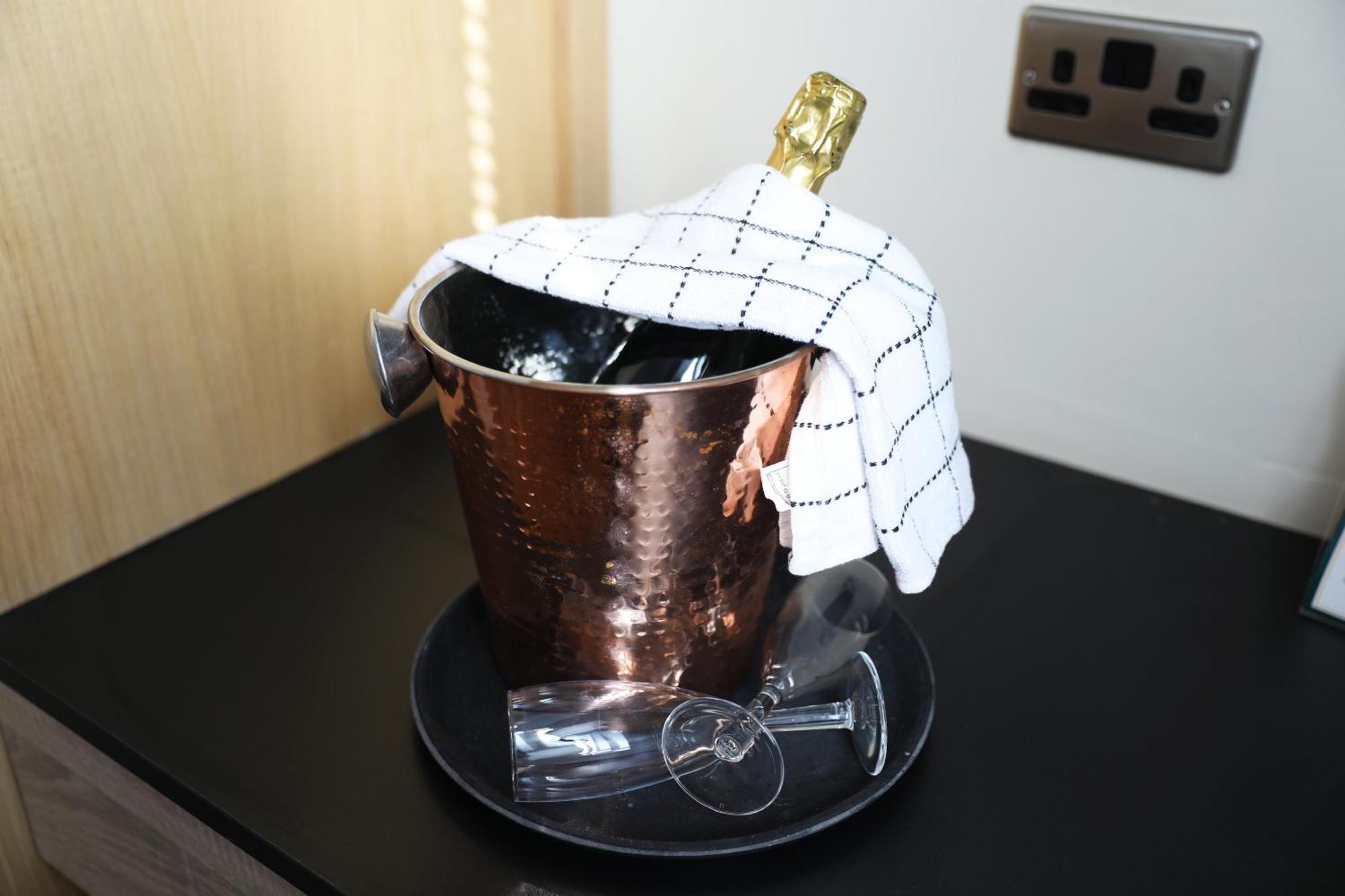 The Regent, Rye 모텔 외부 사진